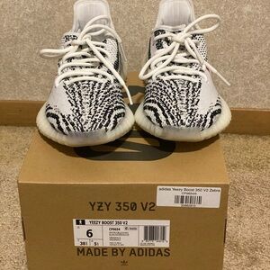 Yeezy Boost 350 V2 Zebra Black White